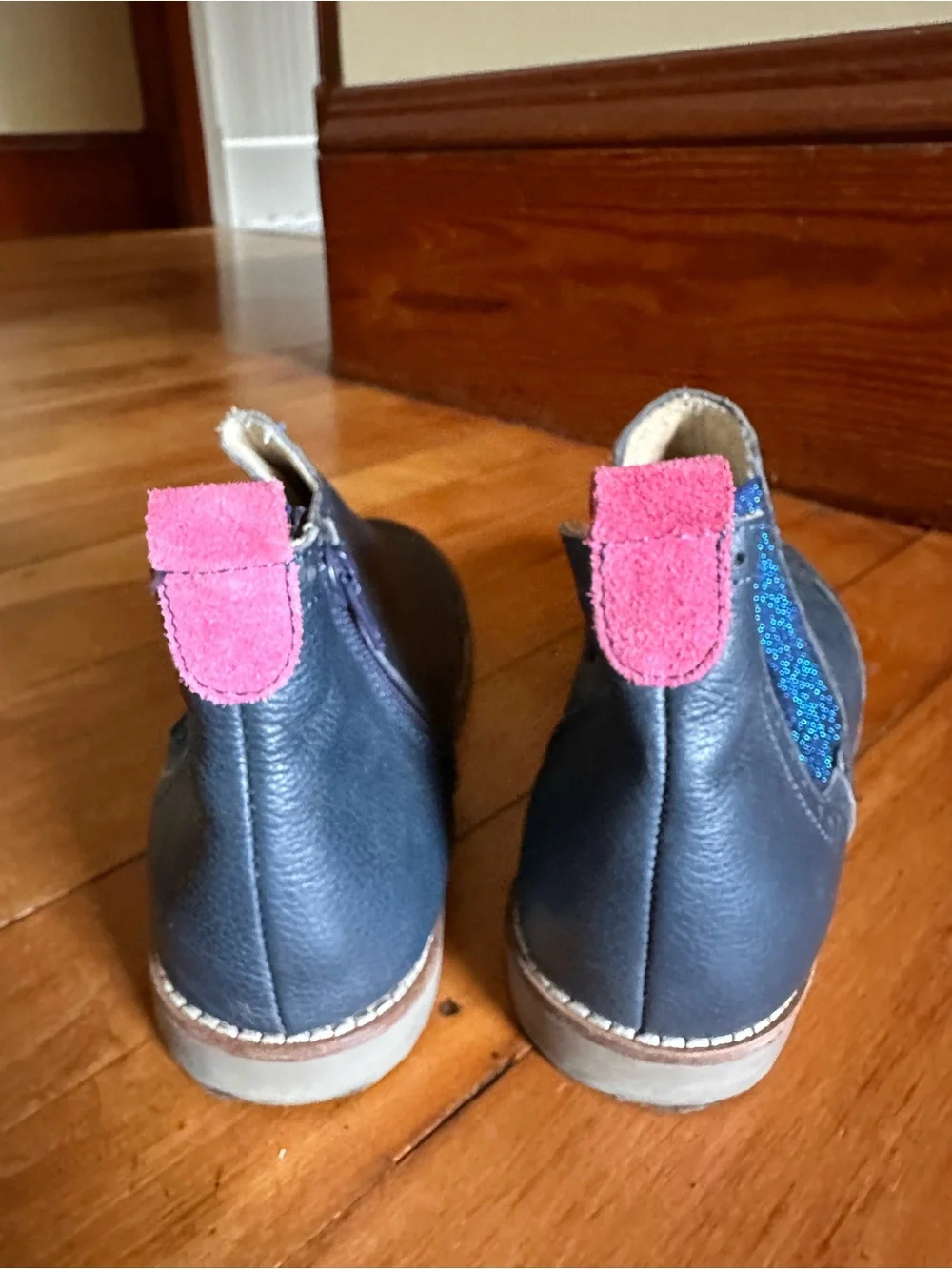Mini Boden Girls Navy Leather Chelsea Boots with Sparkle Accent size 37